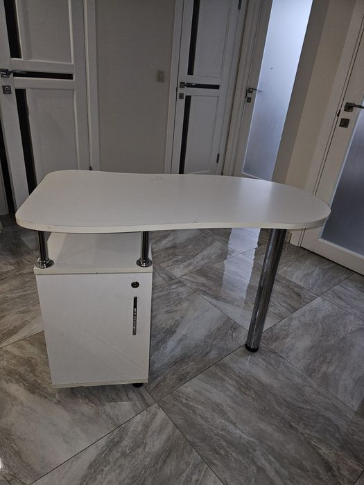 Манікюрний стіл стол для маникюра стіл та тумба