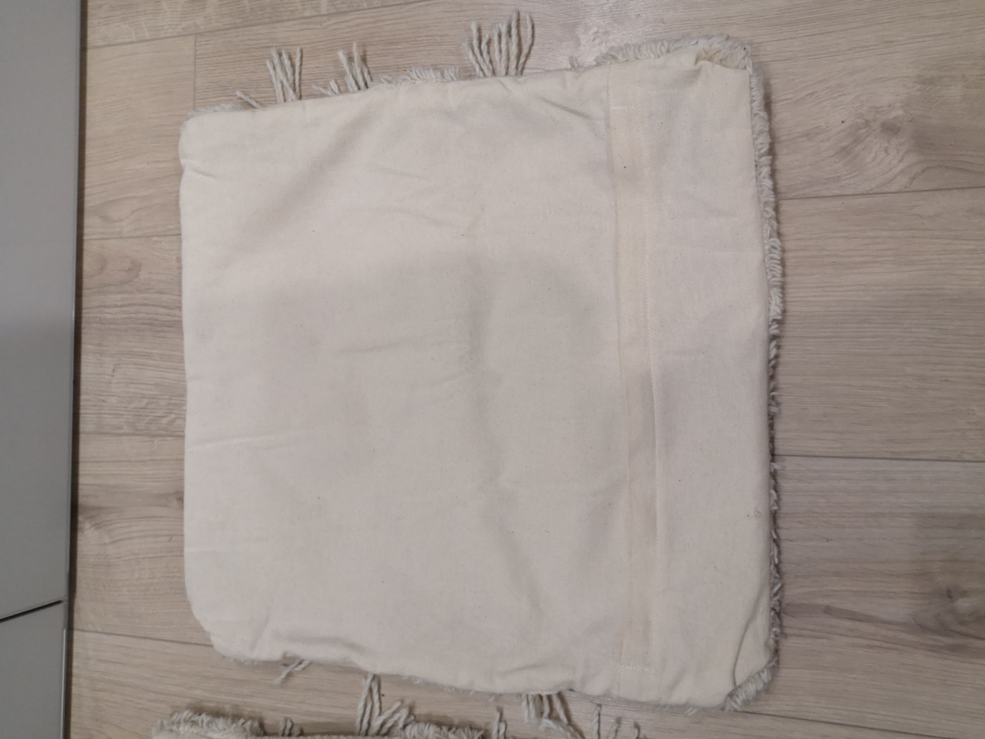 Ozdobne poszewki na poduszki ecrue, boho, bawełna i wełna