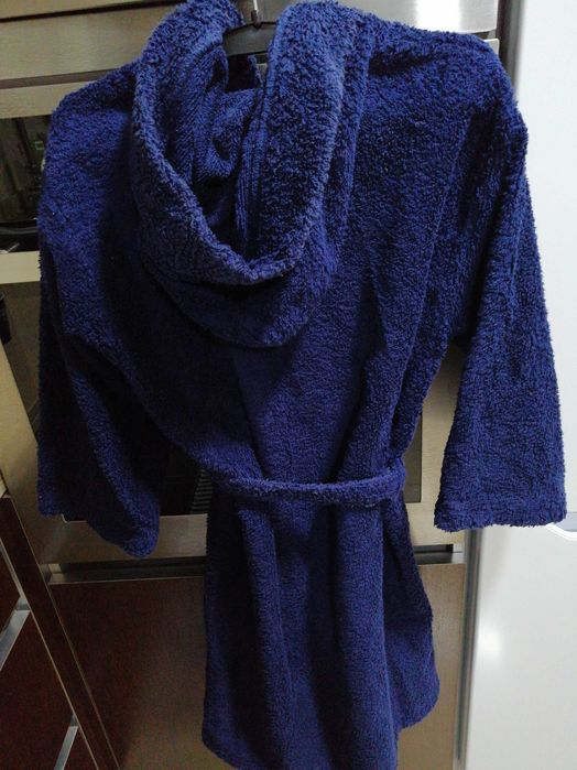 Roupão azul com capuz, tamanho 10 anos