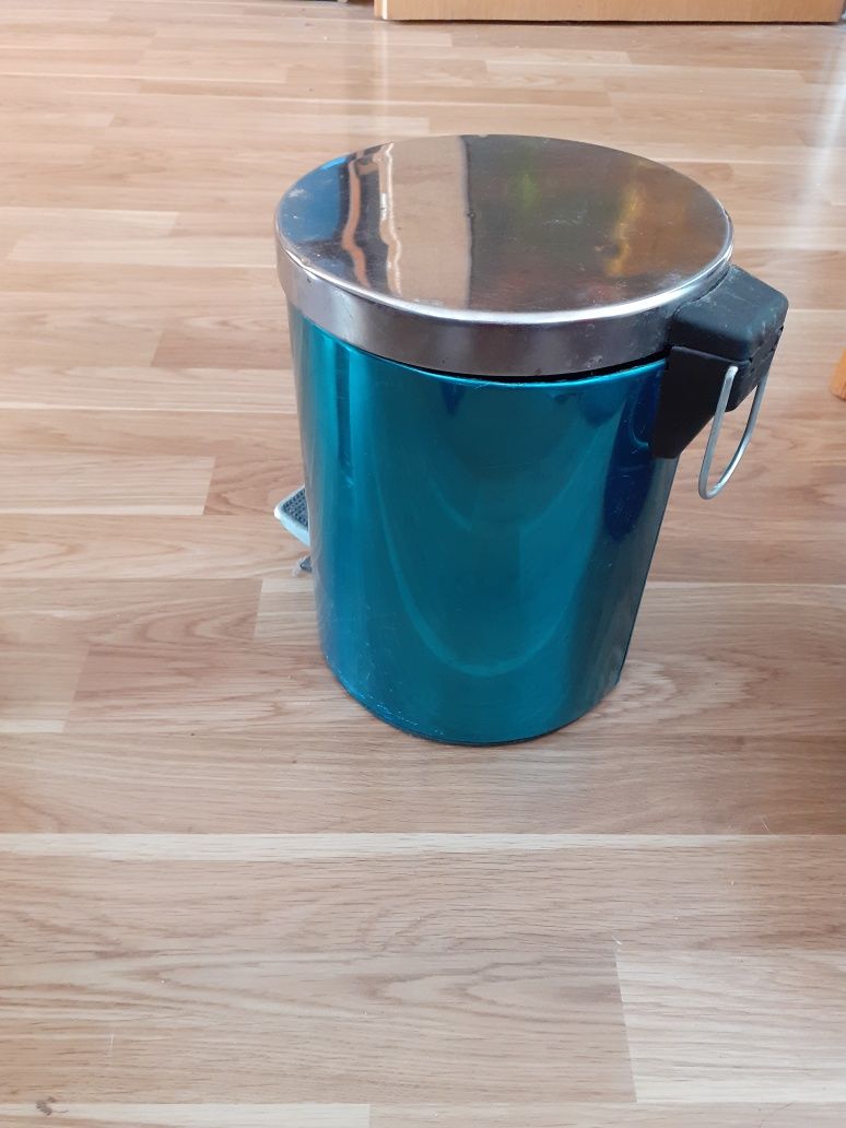 Kosz na śmieci metalowy