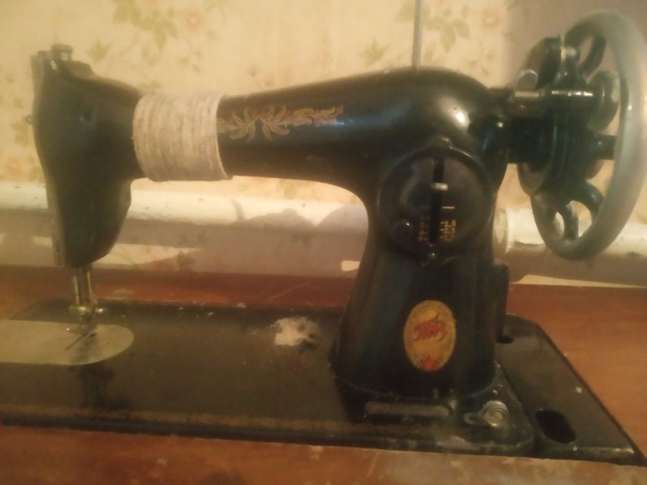 Швейная машинка Подолка