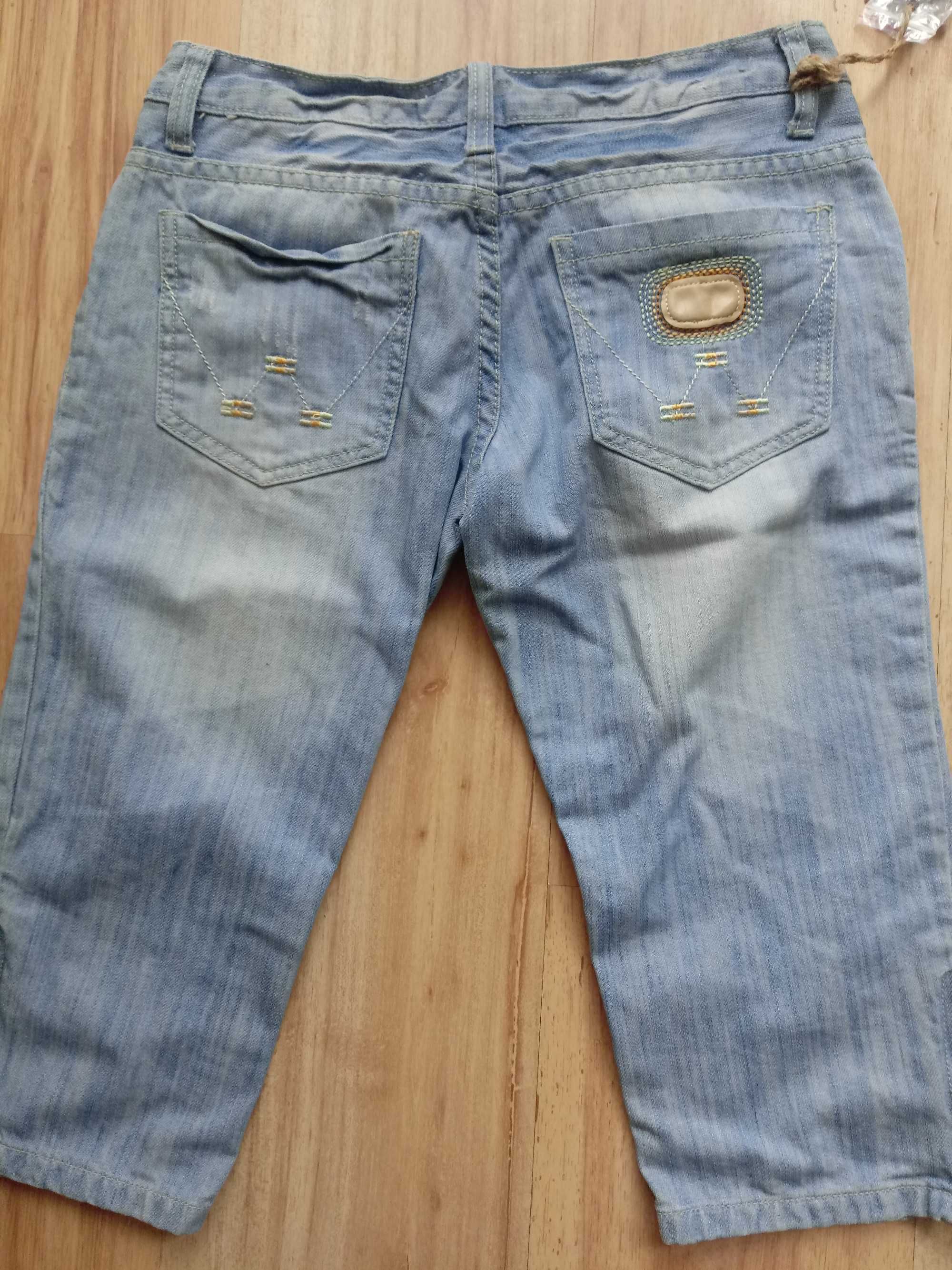 Sprzedam bermudy, spodenki, szorty jeans r 30. M/L - 25 zl