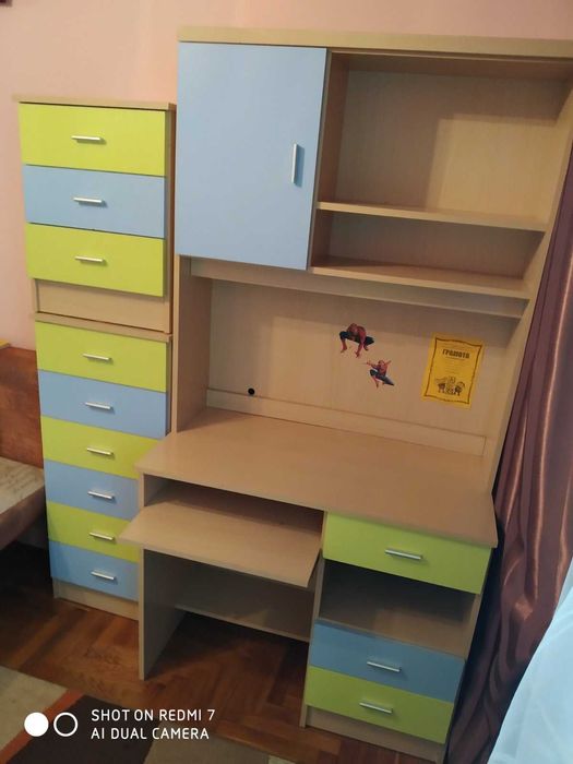 Дитячий письмовий стіл з двома тумбочками, Дитяче ліжко, Дитяча шафа