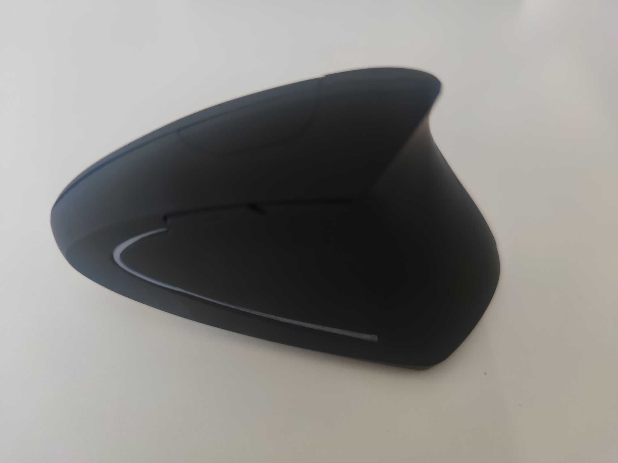Sprzedam myszkę bezprzewodową ergonomiczną