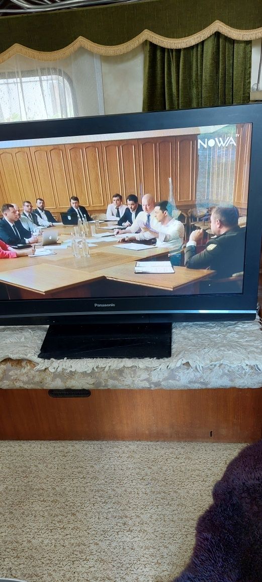 sprzedam telewizor PANASONIC  TH-42PV8PA O PRZEKATNEJ 120CM