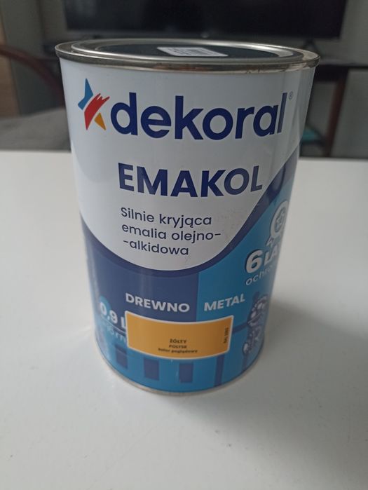 Żółta farba emulsyjna Dekoral 0.9L.