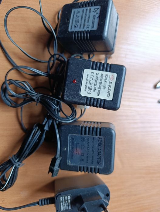 Зарядний пристрій. Блок живлення