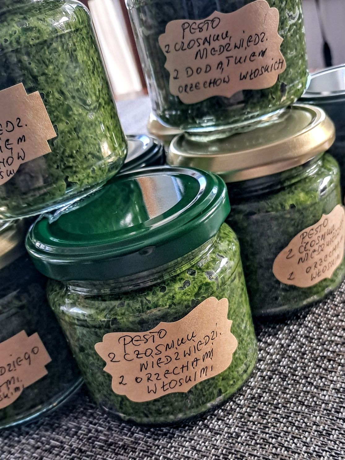 PESTO z czosnku niedźwiedziego z orzechami wloskimi