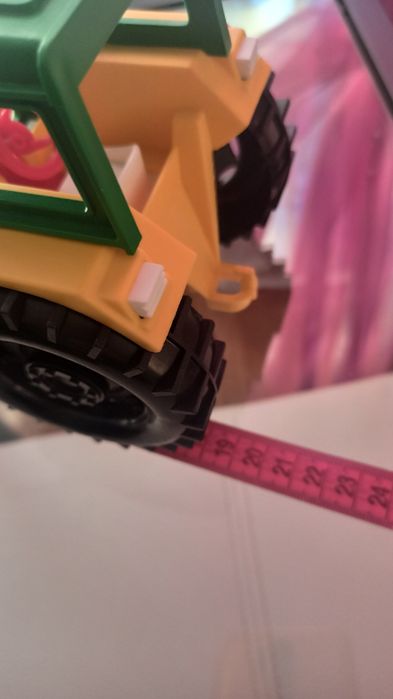 Трактор игрушка...