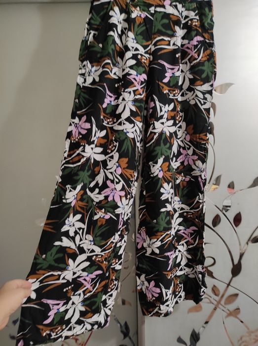 Джинсы с вышивкой.брюки.на любой вкус.цены приятные