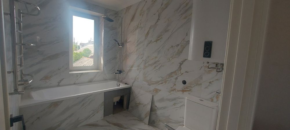 Продам частину нового будинку  на крошні.