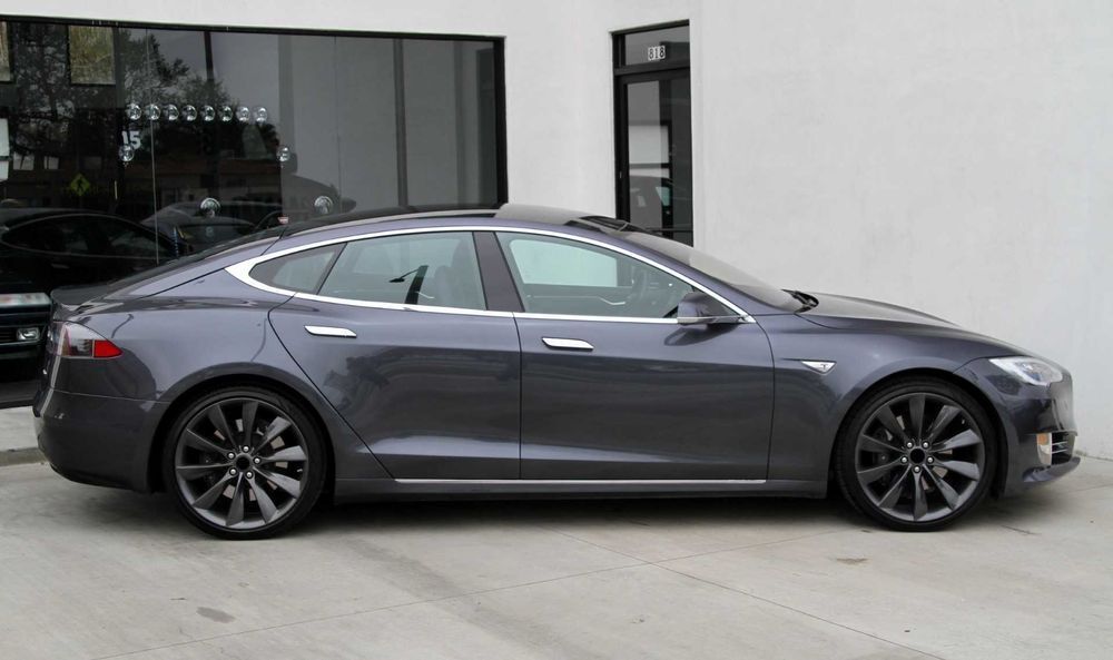 Grafitowe szare felgi R21 5x120 Tesla Model S 8,5J ET40