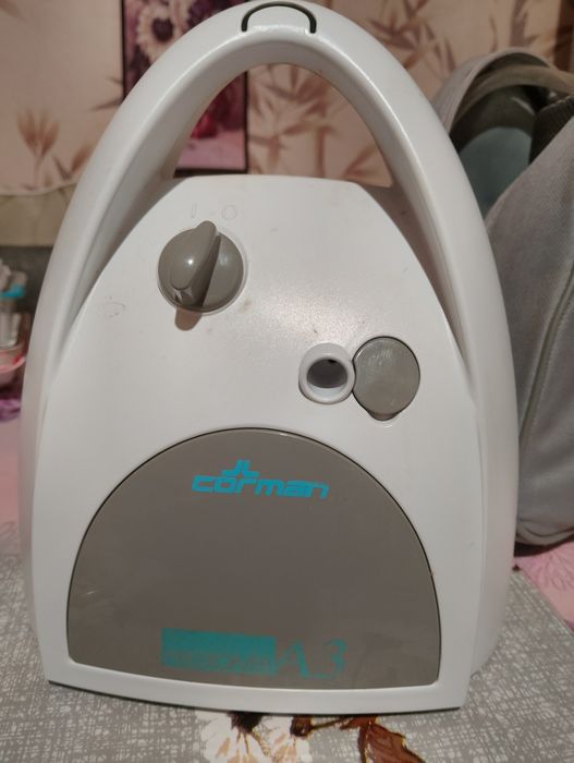 Небулайзер инголяторный, компрессорный в хорошем состоянии все насадки