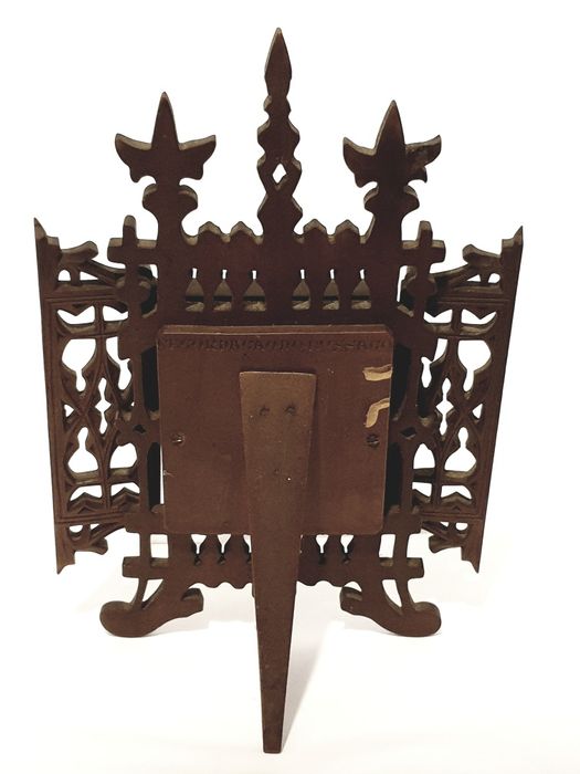 Pequeno antigo altar em madeira esculpida com pintura à lupa-Ecce Homo