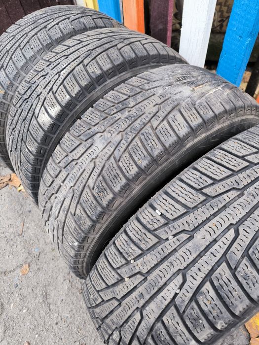 Гума зимова nokian 195/65 r15 б/в 17року