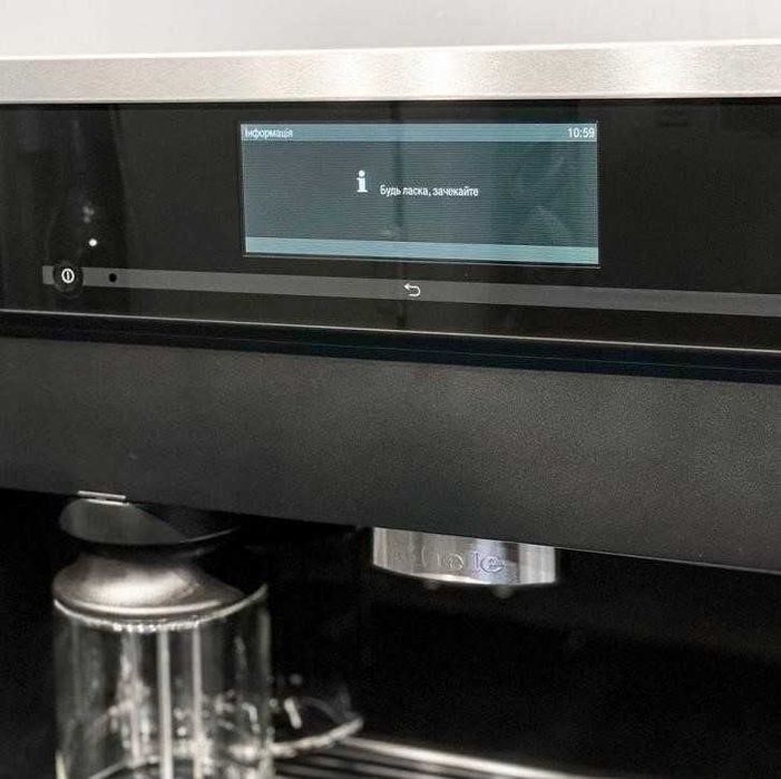 Miele / Міле Кавомашина CVA 6805, вбудована, резервуар 2.3 л