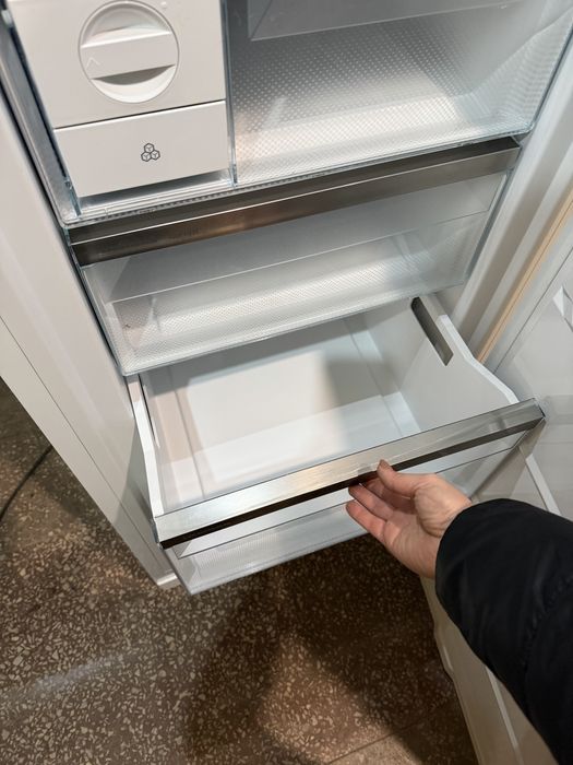 Морозильна камера Liebherr BluePerformance FNb 4655 Німеччина