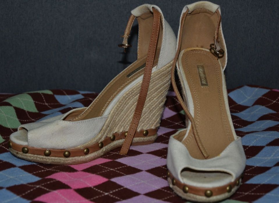 Босоножки, р. 40