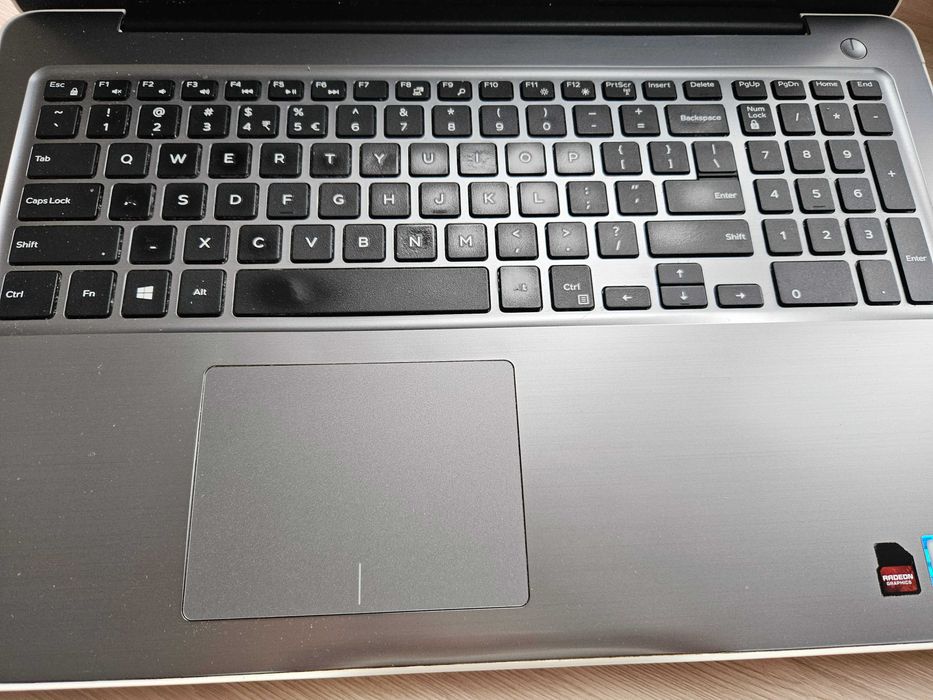 Laptop 15,6" Dell Inspiron 5567 biały i5-7200U 256 GB SSD Windows 10