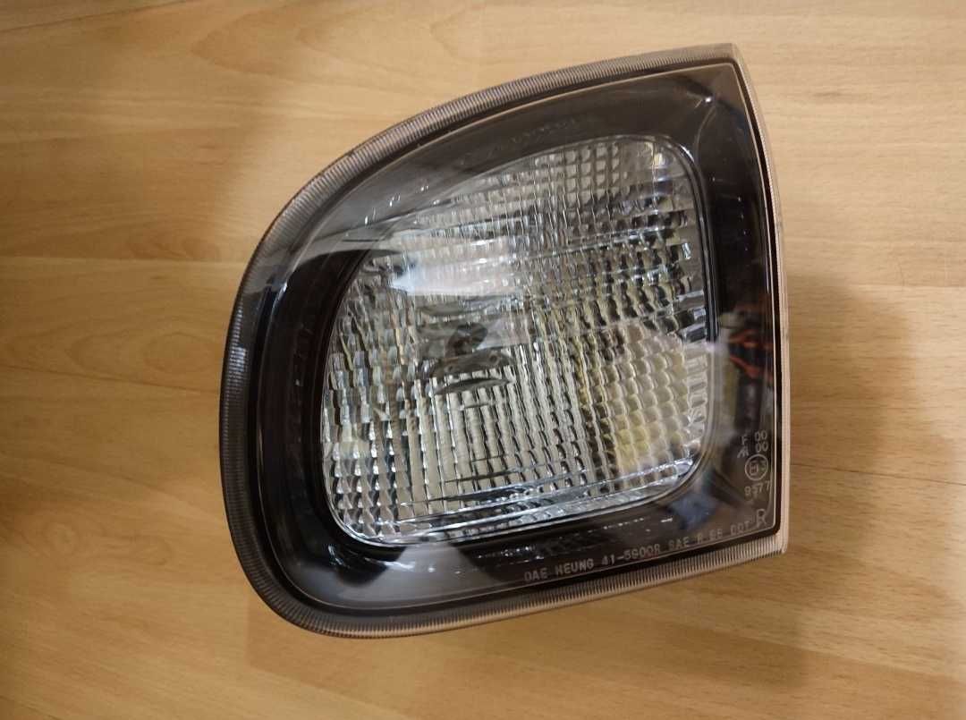 Lampa zewnętrzna oświetleniowa biała