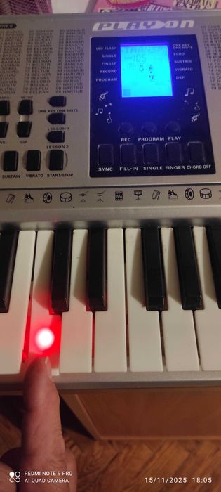 Órgão musical criança