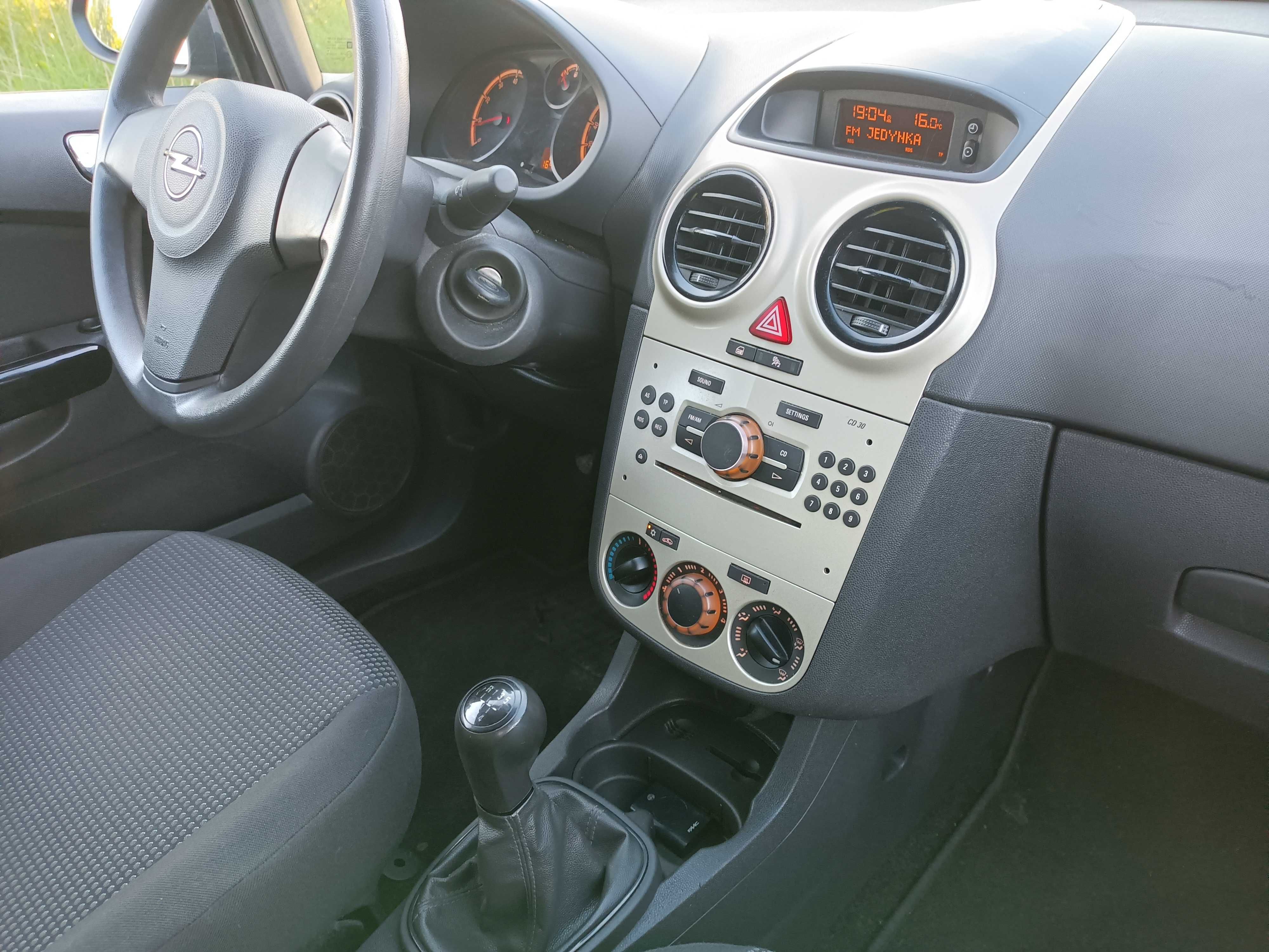 Opel Corsa D  2009 r, 1.2 benzyna klimatyzacja,wspomaganie tanio