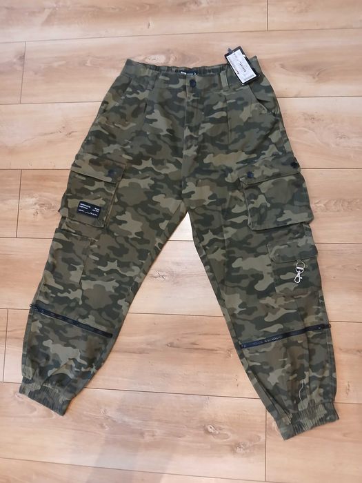 Spodnie moro marki FB Sister rozmiar XL