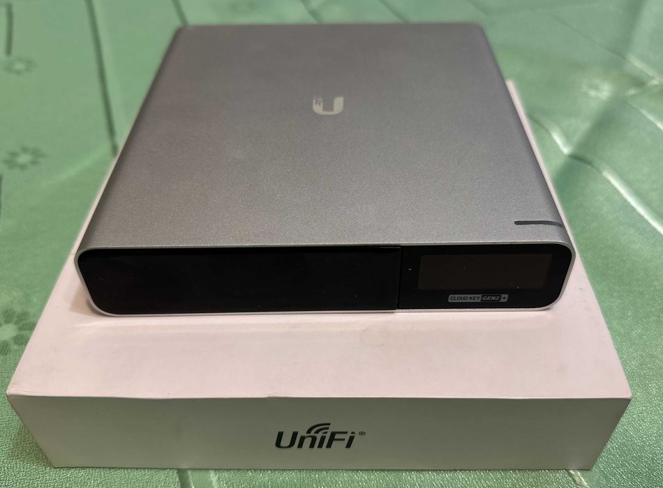 Unifi Cloud Gen 2 Plus + HDD 1TB