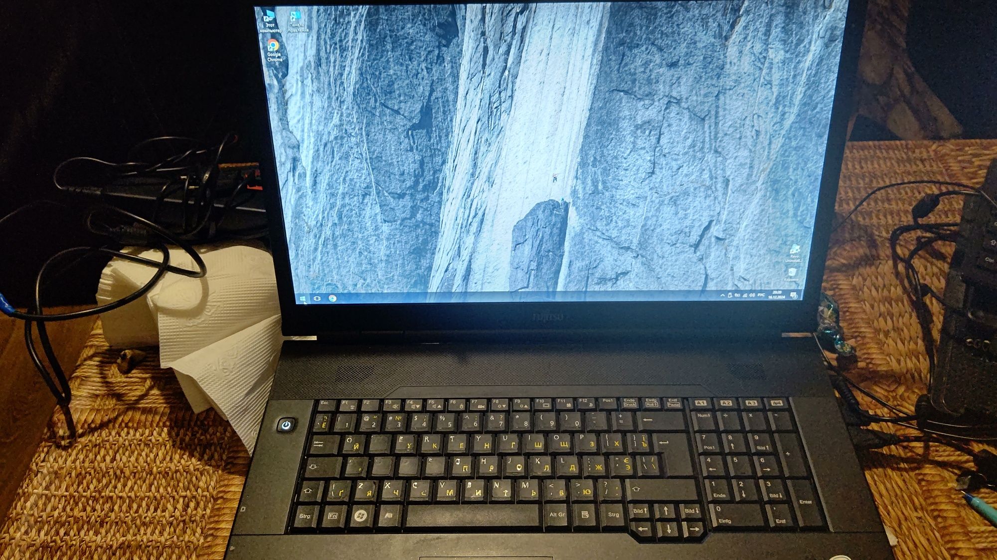 Amilo Li 3910

AMILO Notebook

Li 3910

GMILO

Reg No.: EF