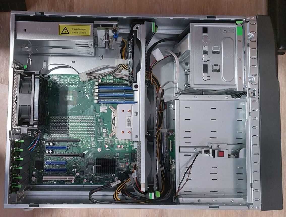 Fujitsu Primerfy TX 150 - S8 - Servidor