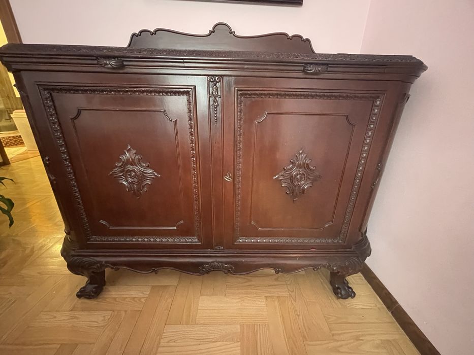 Komoda , bielizniarka z drzewa.