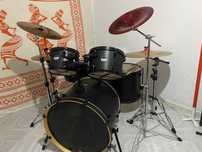 Bateria mapex nova muito pouco usada