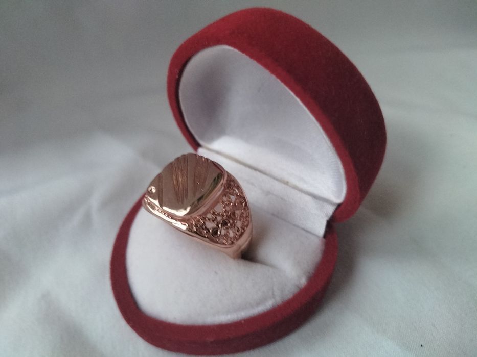 Elegancki Sygnet pozłacany próba 585 Golden Rose OKAZJA