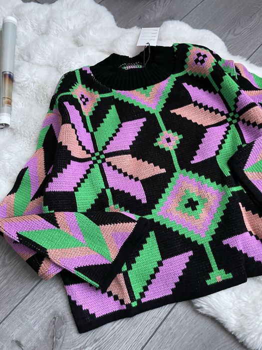 ефектний вовняний джемпер