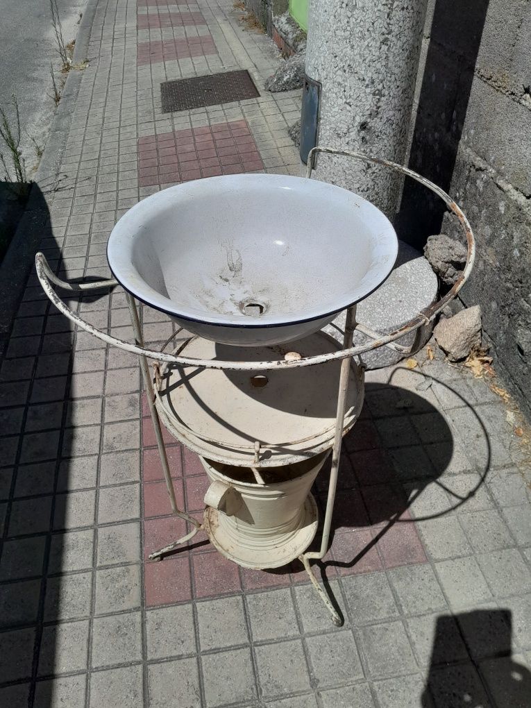 Lavatório.                         .