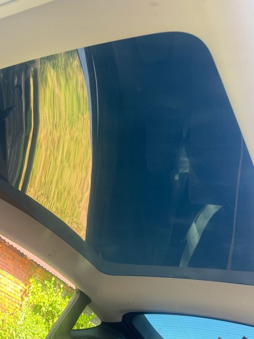 TESLA MODEL Y - скло даху , панорама рест дорест