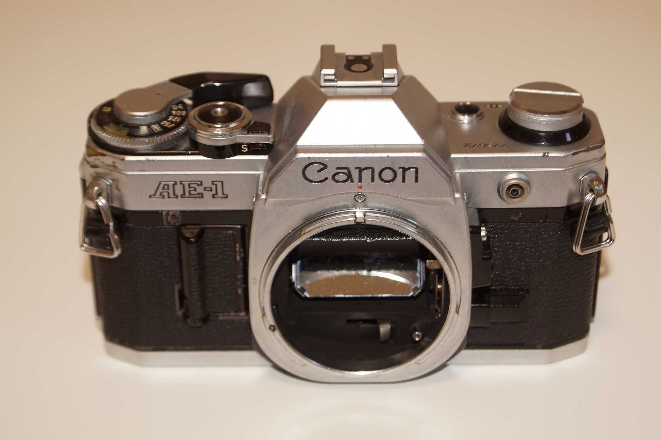 Canon AE-1 + FD 50 f/1.8