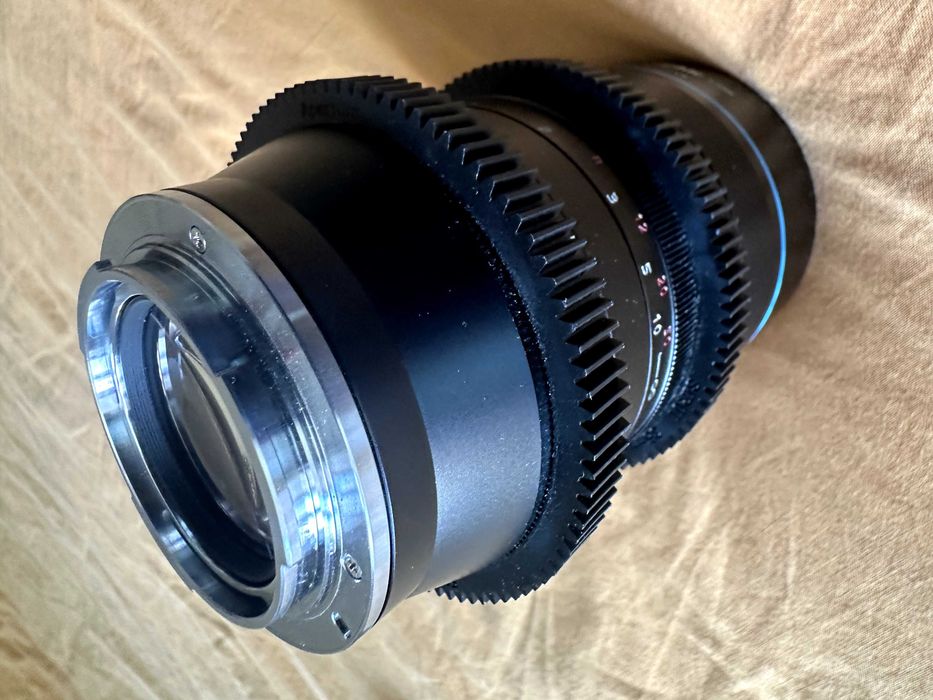 Objectiva SIRUI anamórfica 1.33x 35mm f1.8 sony E-Mount como nova