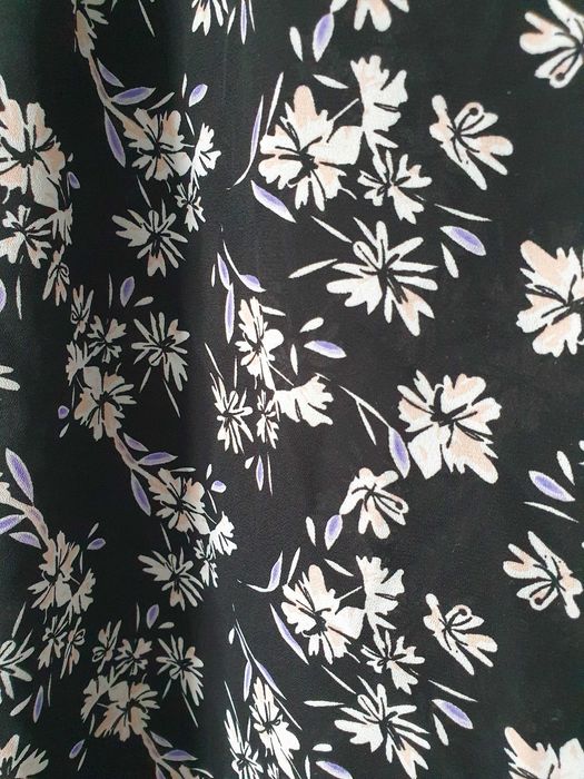 Elegancka bluzka z wiązaniem pod szyją r.48