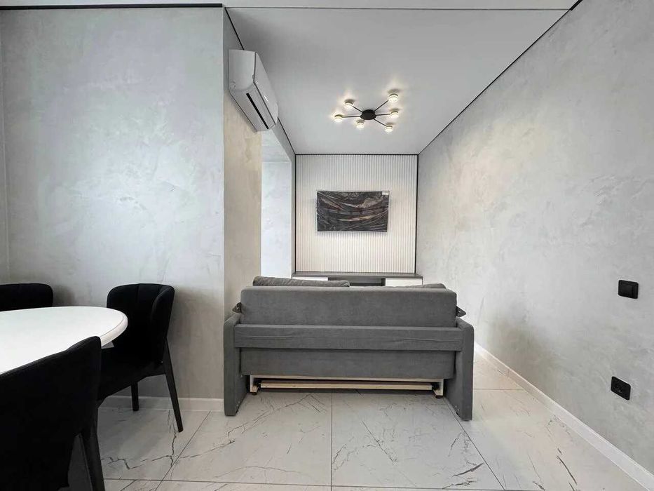 Сучасна однокімнатна квартира в центрі