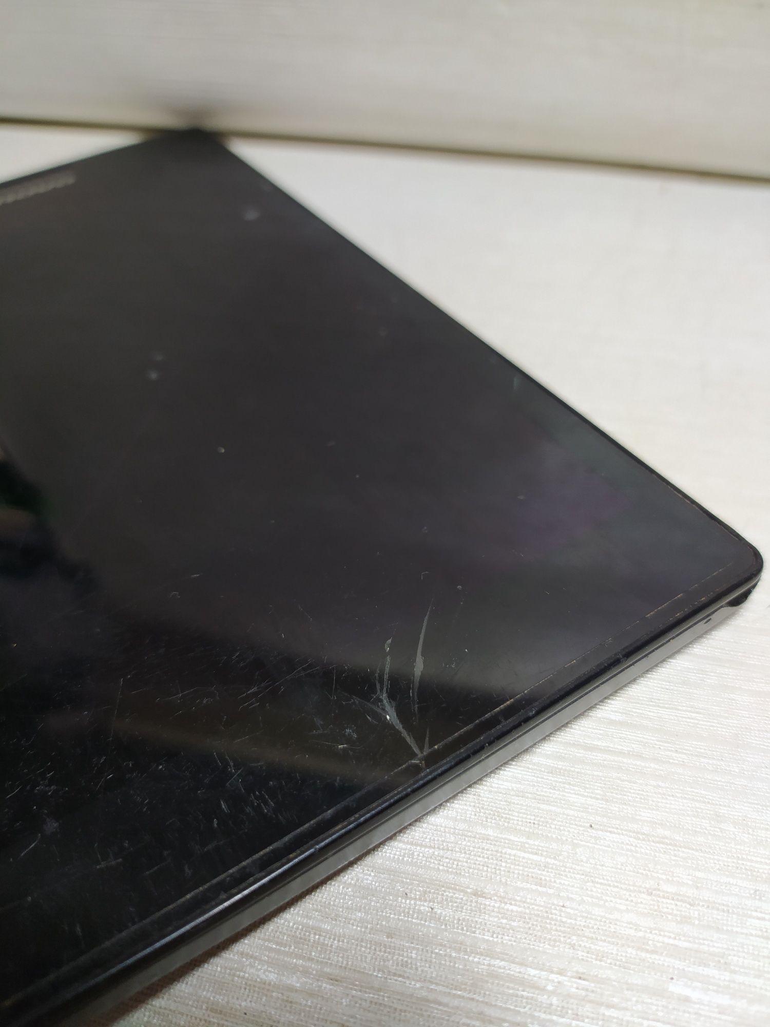 Планшет - телефон Lenovo TAB 2 A7-30HC 3G для интернета и видео
