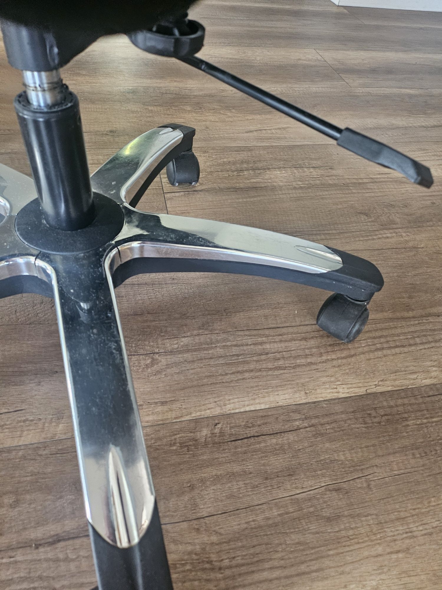 Fotel biurowy ergonomiczny