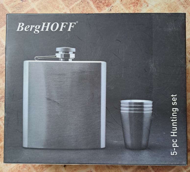 Подарочный набор: фляга и рюмки BERGHOFF Outdoor 8500223 — 6 предметов