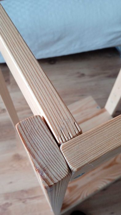 Pomocnik kuchenny, kichen helper. Lite drewno. Polana montesorri