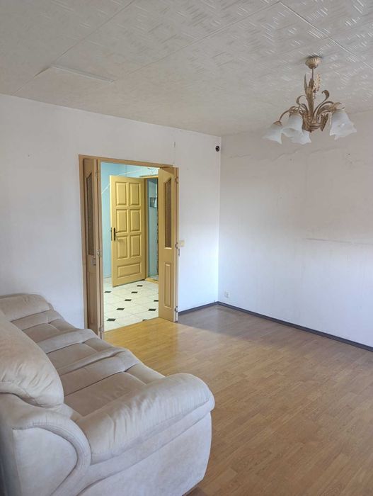 Котельникова 13 продаж просторої 3-х кімнат квартири Без комісій