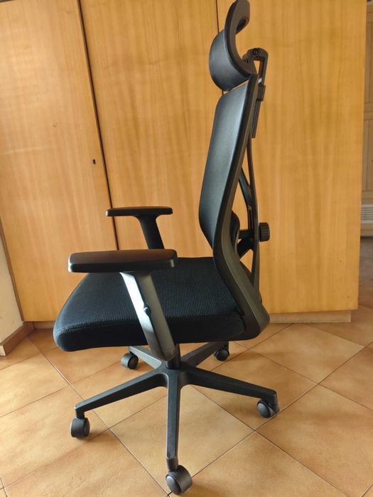 Ergonomiczne krzesło biurowe AUTHMIC, siatka