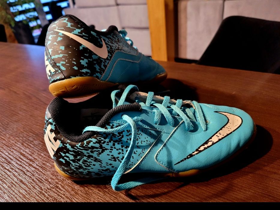 Halówki Nike 36,5 stan bdb