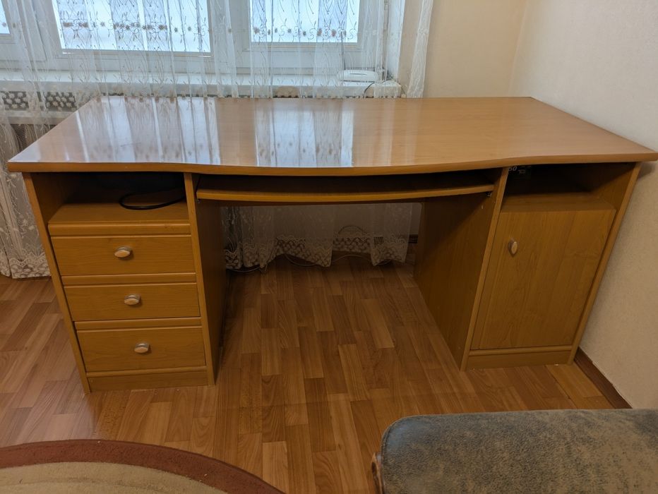 Стол письменный компьтерный
