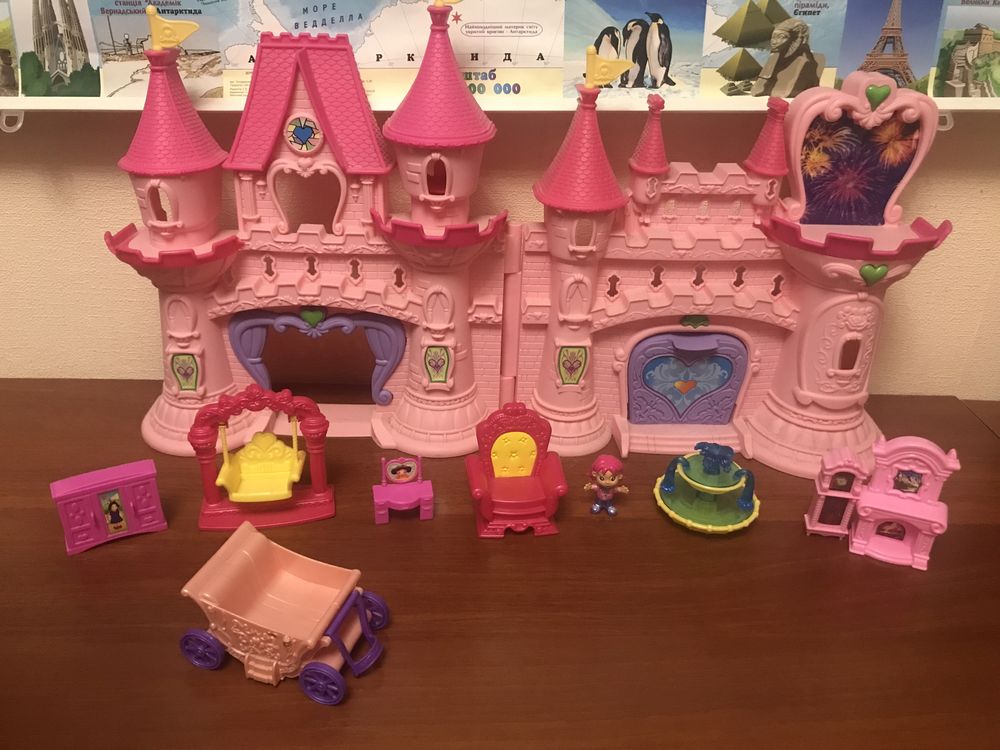 Замок іграшковий домік