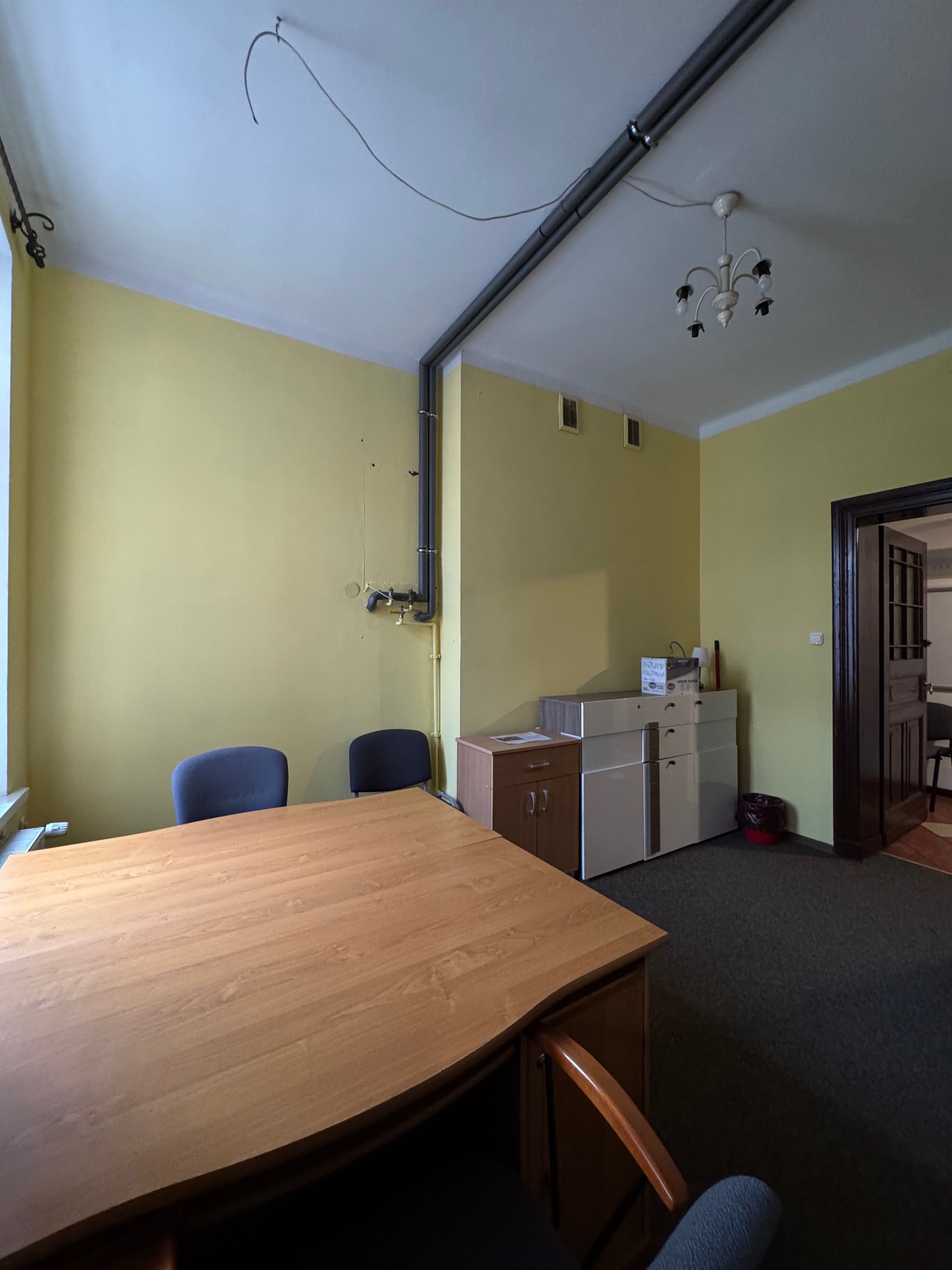Wynajmę lokal usługowy w centrum Wągrowca w kamienicy na parterze